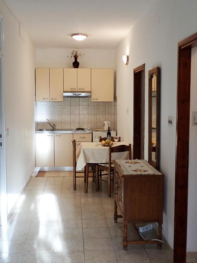 Račišće Katja Beach Apartment מראה חיצוני תמונה