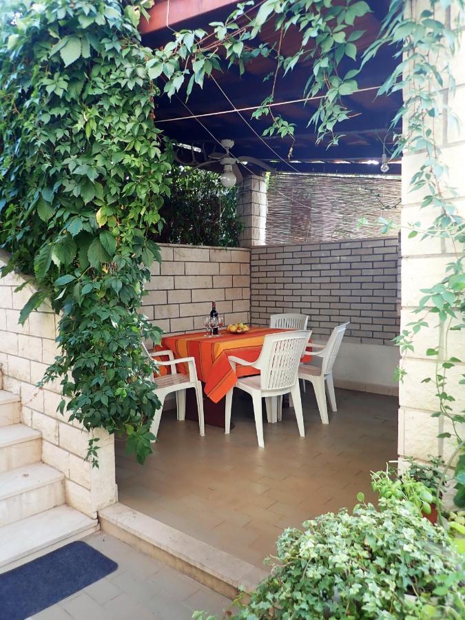 Račišće Katja Beach Apartment מראה חיצוני תמונה