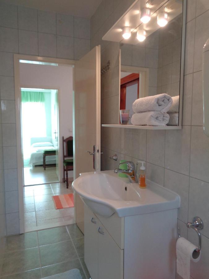 Račišće Katja Beach Apartment מראה חיצוני תמונה